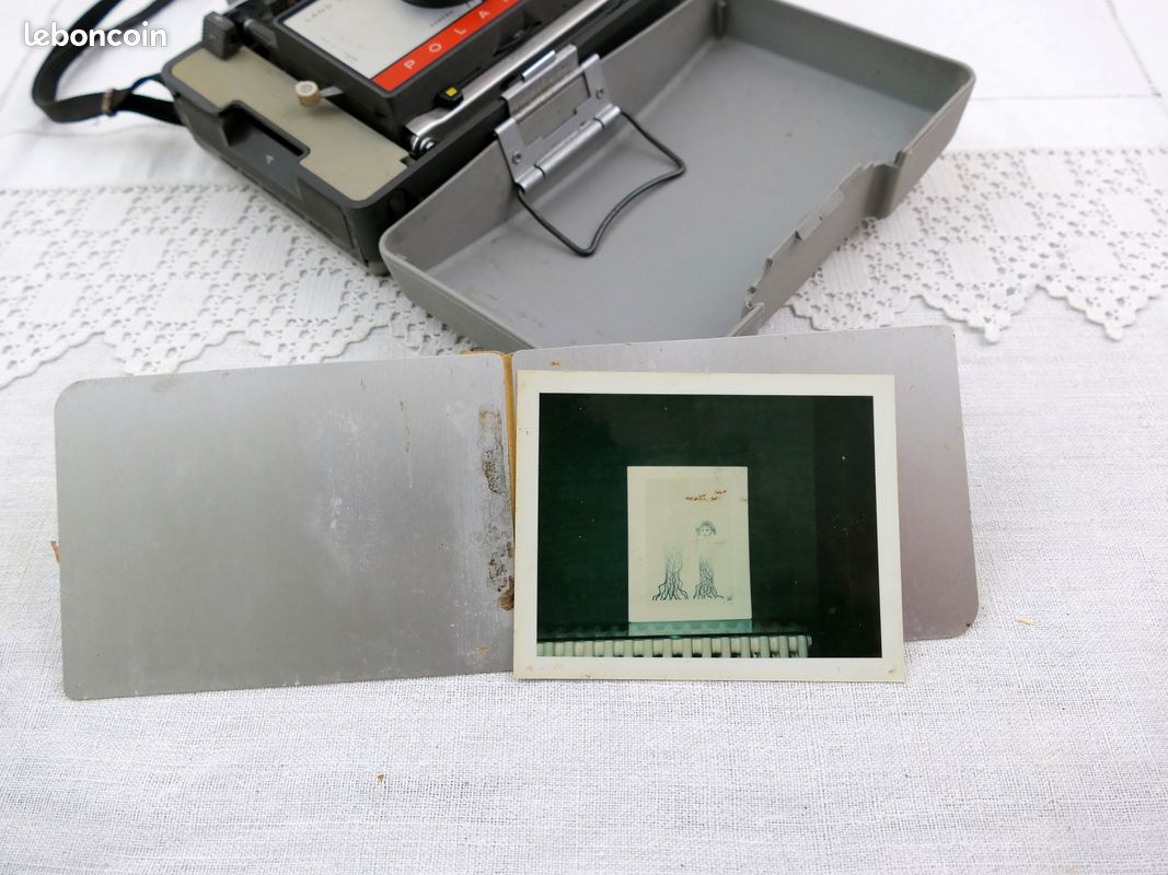 Appareil photo Polaroid automatique 320 Land vintage avec