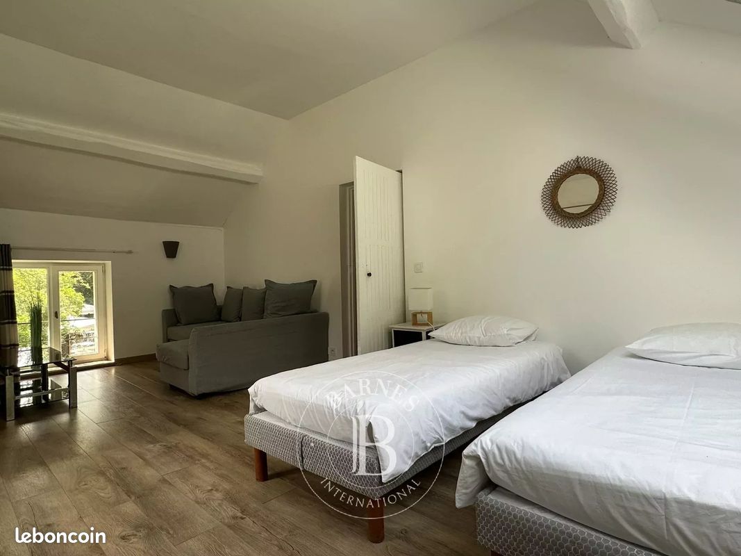 Propriété 14 pièces 413 m² (image 9)