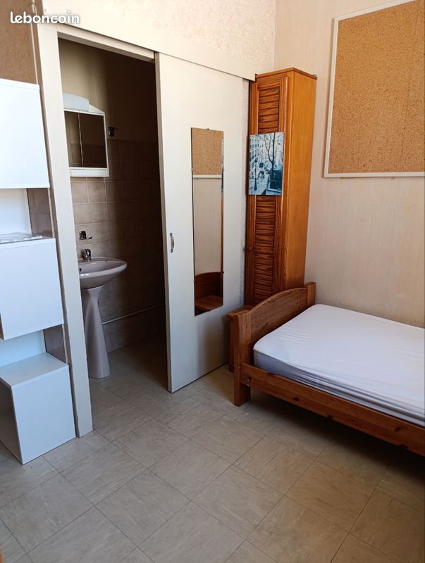 Appartement 1 pièce 14 m² · à Poitiers · 14 m² · 450 €