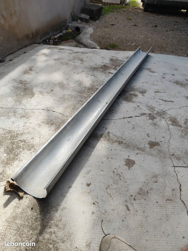 Gouttière zinc (image 1)
