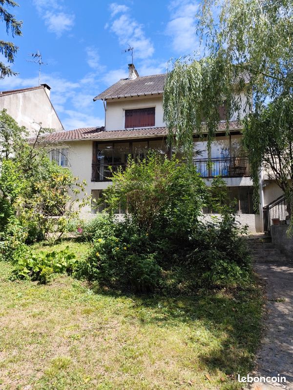 Maison 6 pièces 175 m² · à Mandres-les-Roses · 175 m² · 410 000 €