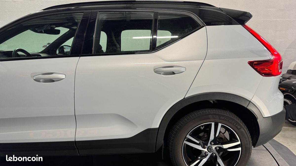 VOLVO XC40 1.5 T3 165ch R-DESIGN 2WD GEARTRONIC - TO PANO - CAMERA (image 18)