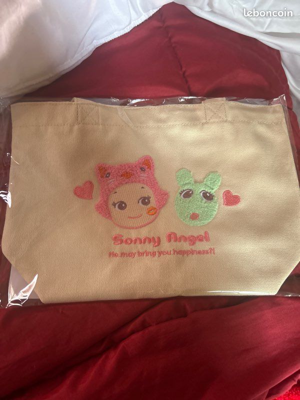 Sonny Angel kiss kiss bag (image 1)