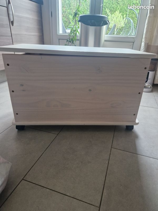 Coffre bois blanc (image 1)