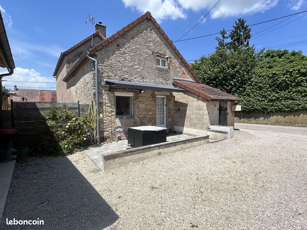 Maison 6 pièces 150 m² · à Pluvet · 150 m² · 234 000 €