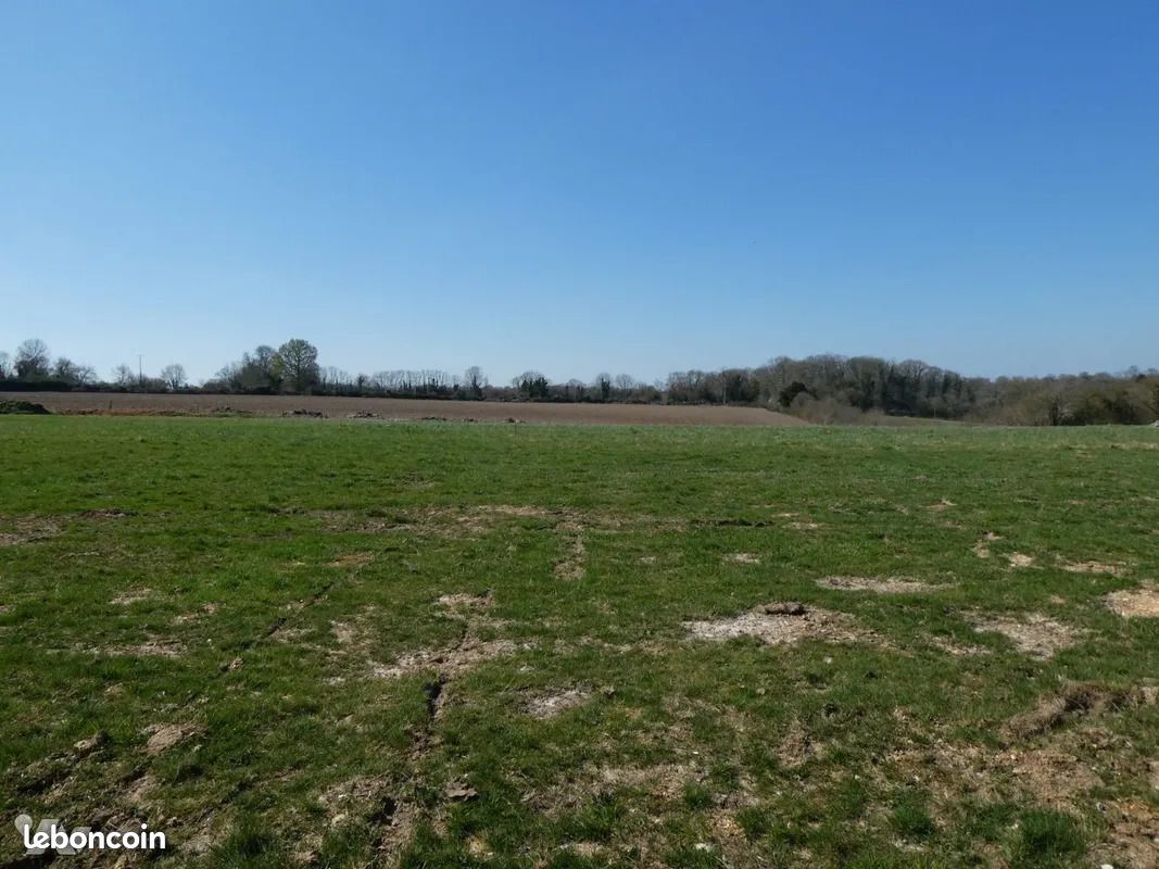 Terrain 671 m² Lisieux · 75 000 €