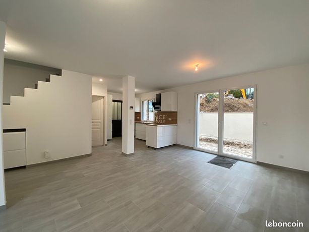 Maison a louer pontoise - 6 pièce(s) - 89 m2 - Surfyn