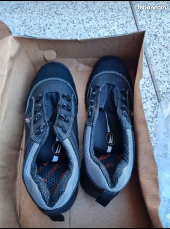 Chaussures de sécurité neufs (image 1)