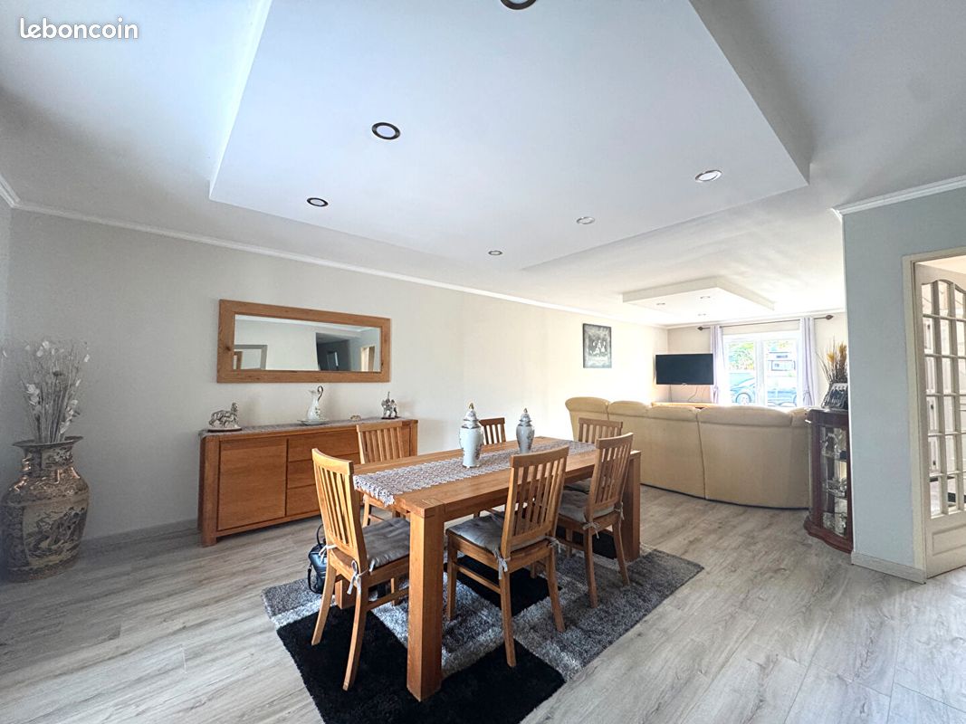 Maison 9 pièces 210 m² · à Saint-Mars-la-Brière · 210 m² · 367 500 €