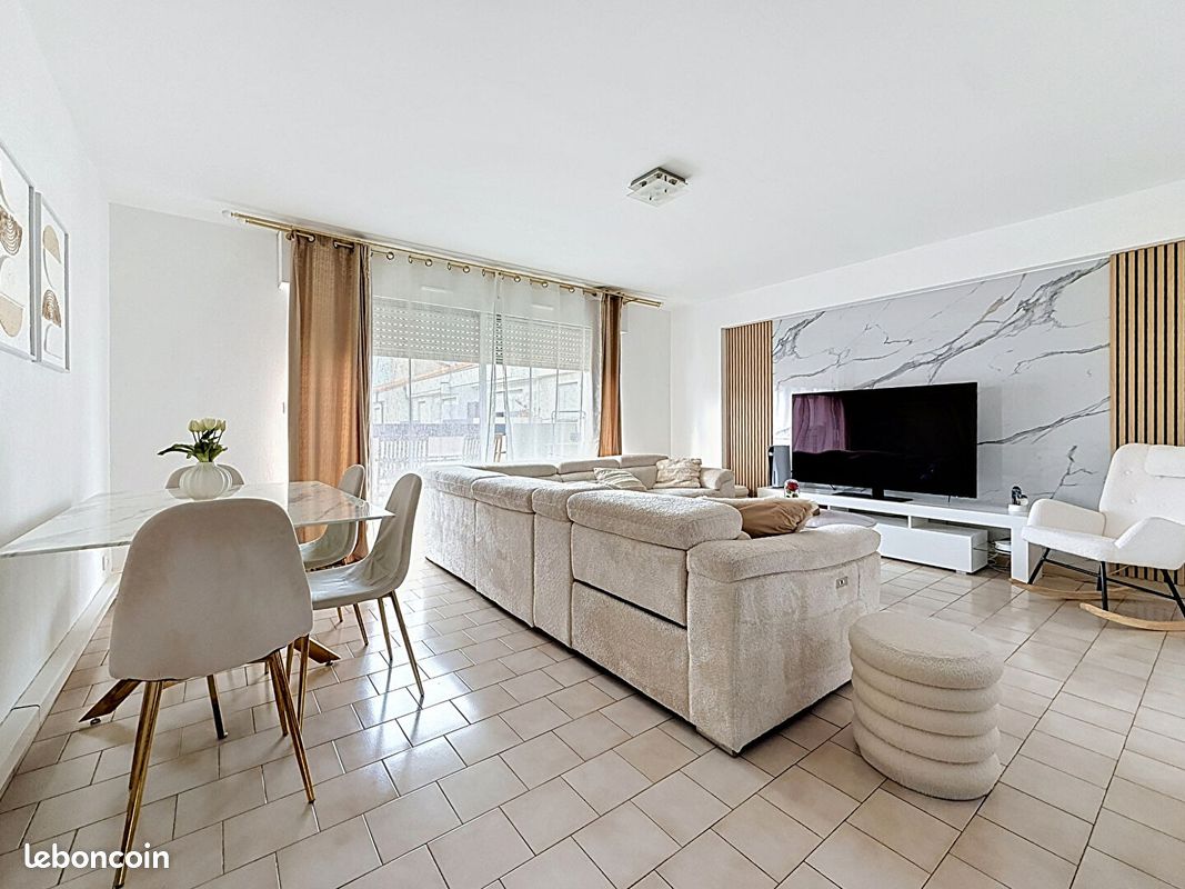 Appartement 4 pièces 73 m² · à Marseille · 73 m² · 240 000 €