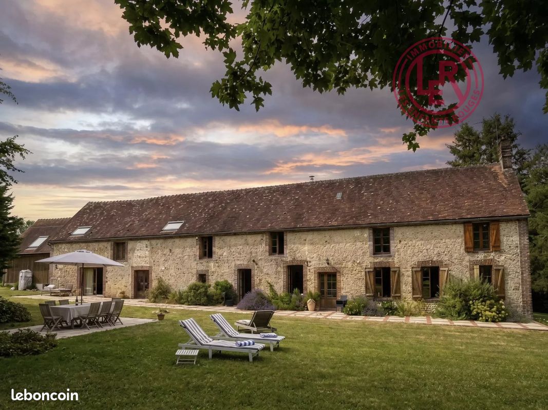Maison 7 pièces 245 m² · à Saint-Aubin-de-Courteraie · 245 m² · 695 000 €