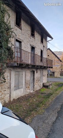 Maison + Dépendances + Grange avec terrain