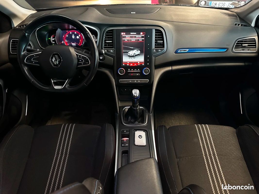RENAULT MEGANE 4 1.2 TCE 130ch GT-LINE / Bose / Suivi D'entretien Complet (image 11)
