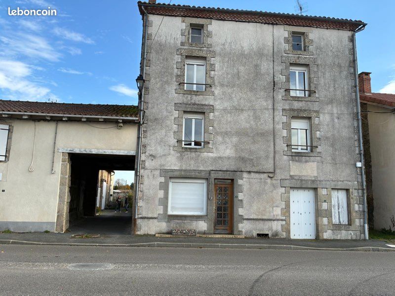 Maison 9 pièces 210 m² · à Saint-Mathieu · 210 m² · 65 000 €