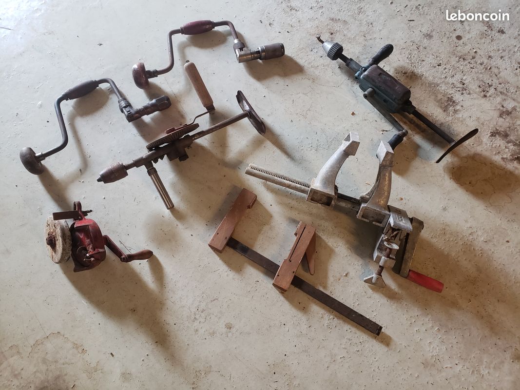 Lot d'outils anciens (image 1)