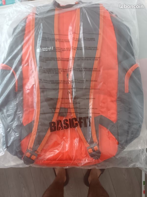 Sac à dos Basic-Fit NEUF (jamais utilisé) (image 2)