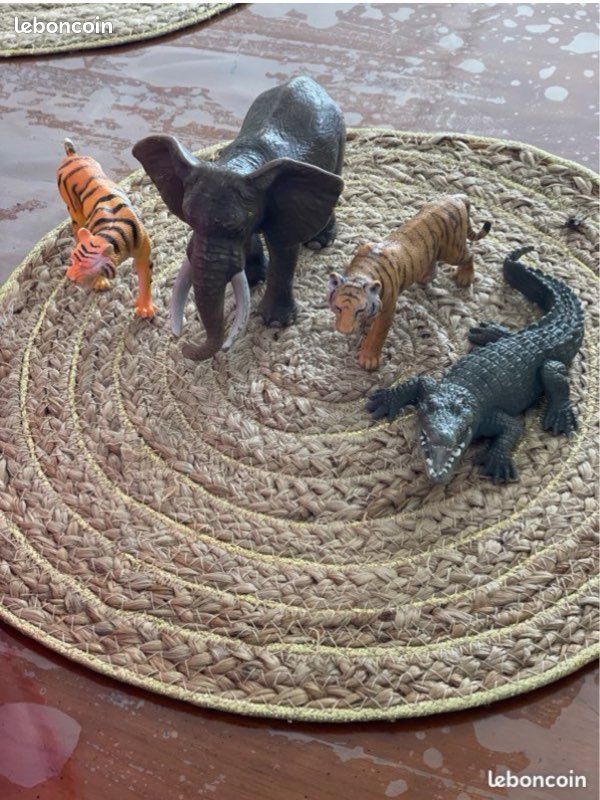 Lot jouets, Playmobil et animaux (image 2)