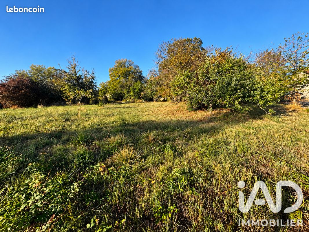 Terrain 857 m² · à Montbrison · 857 m² · 98 000 €