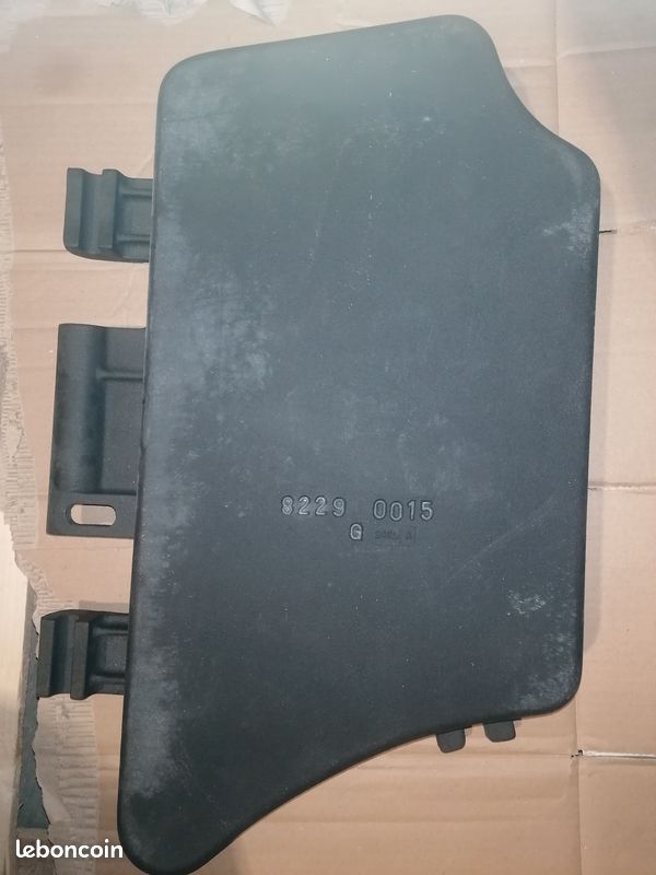 Porte ramonage gauche chaudière de dietrich réf 82298906 (image 1)