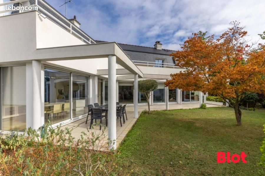Maison 9 pièces 249 m² · à Cesson-Sévigné · 249 m² · 945 000 €