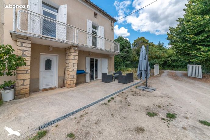Maison 12 pièces 270 m²