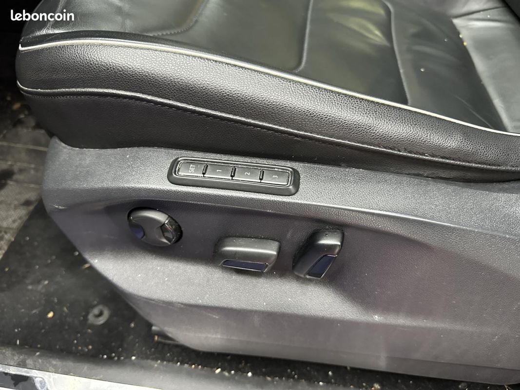 VOLKSWAGEN TIGUAN 2.0 16V TDI BlueMotion - 150 - BV DSG 7 2016 Carat Exclusive PHASE 1 (image 16)