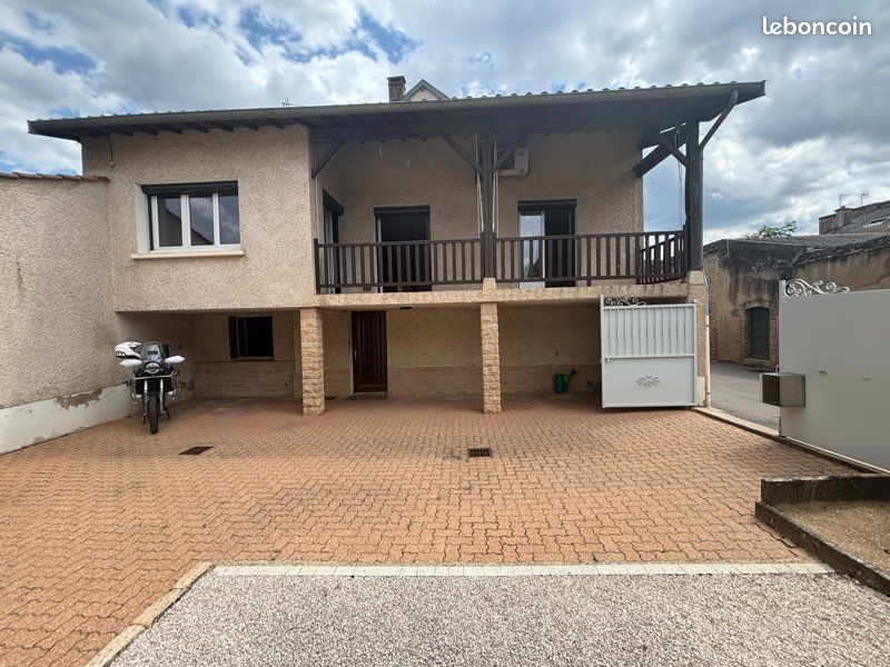 Maison 7 pièces 135 m² · à Prissé · 135 m² · 169 000 €