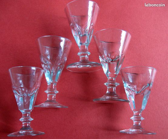 Vaisselle Ancienne Et Neuve, Lot Mixte Multicouleur. De Quoi Mixer Les Styles à Table !