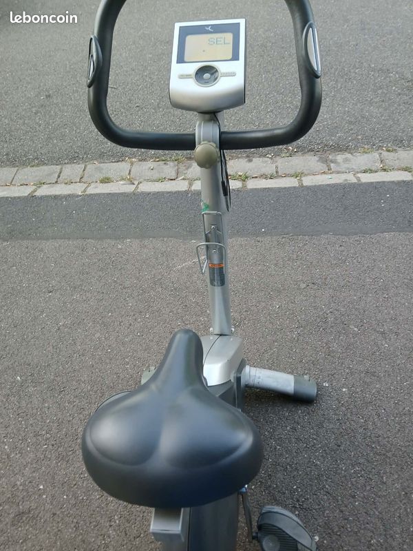 Vélo d'appartement Domyos en bonne état (image 3)
