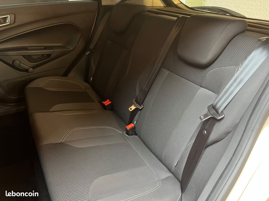 Ford fiesta 1.0 scti 100 titanium - gps - bluetooth - clim auto - suivi entretien - faible kilometrage (image 6)