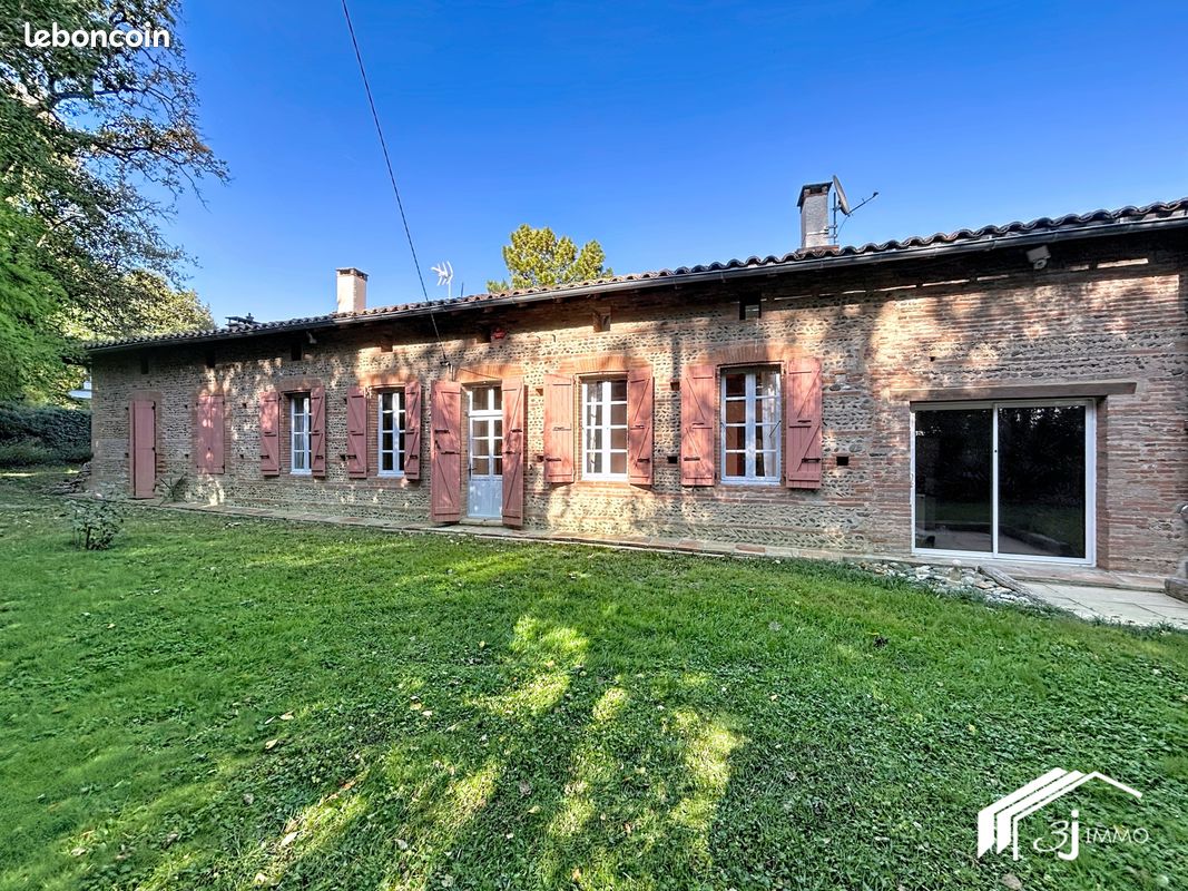 Maison 9 pièces 363 m² · à Menville · 363 m² · 675 000 €