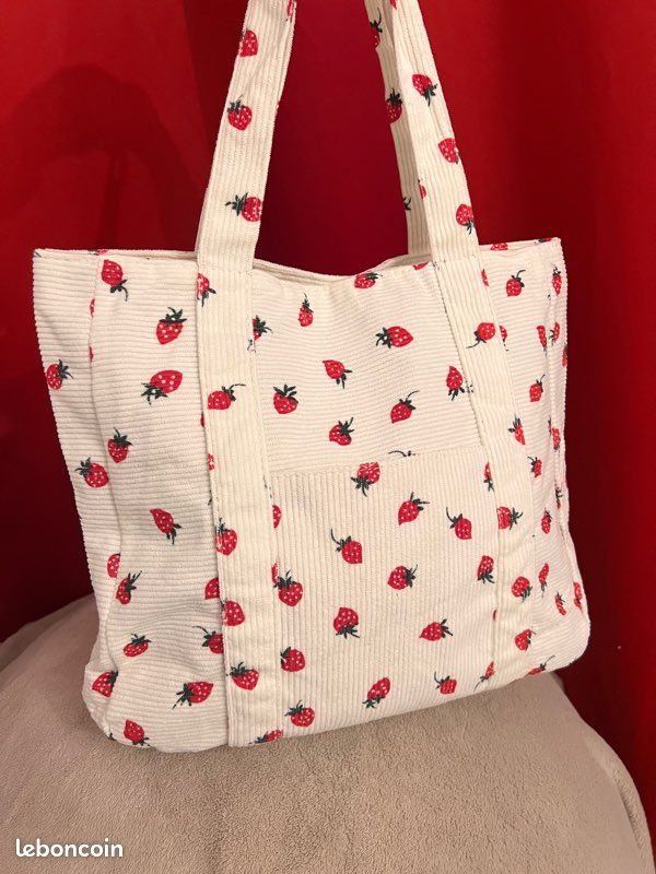 🍓Sac fourre tout en velours côtelé blanc et motifs de fraises neuf korean fashion (image 2)