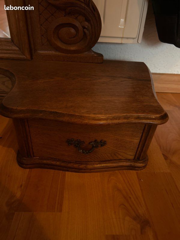 Miroir d’une coiffeuse (image 5)