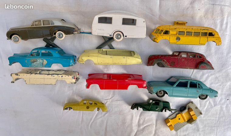 Solido demontable dans voitures, camions et fourgons miniatures