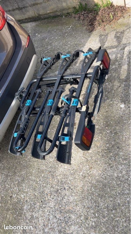Un lot de trois vélos et d’un porte vélo (image 11)
