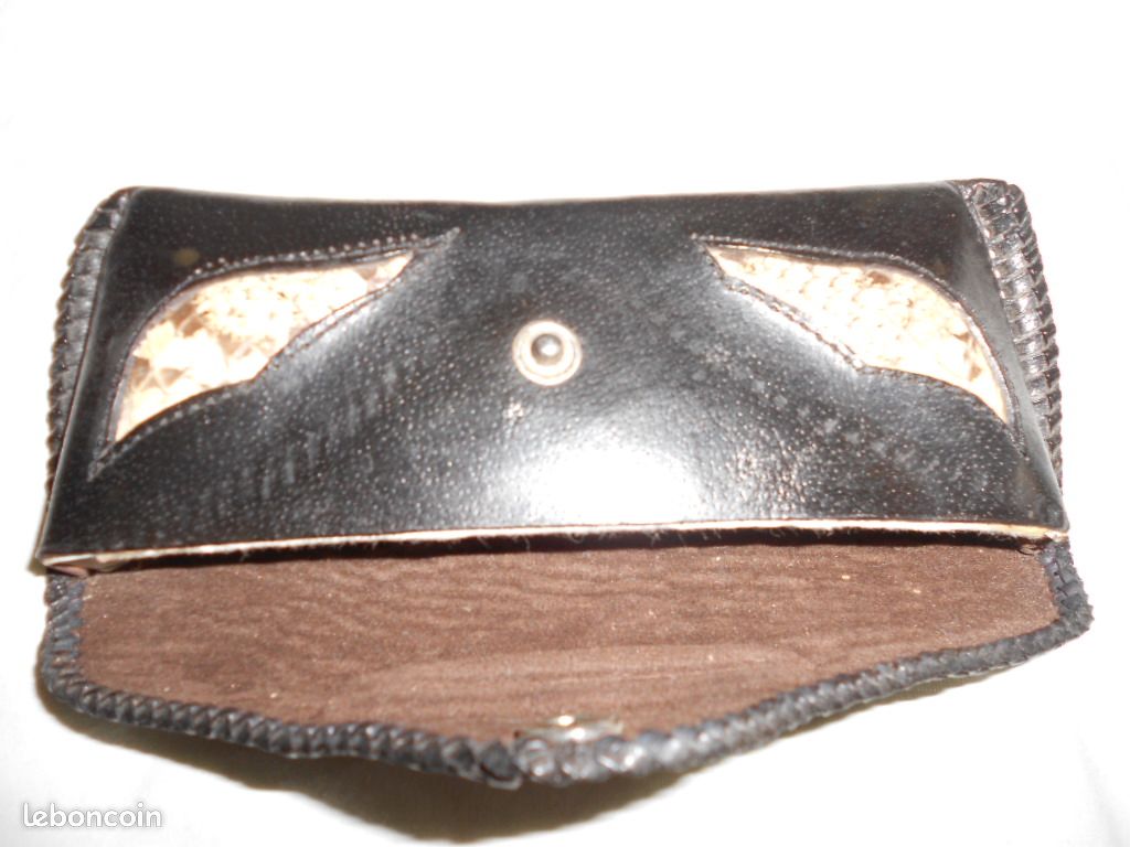 Etui noir à lunettes (image 3)