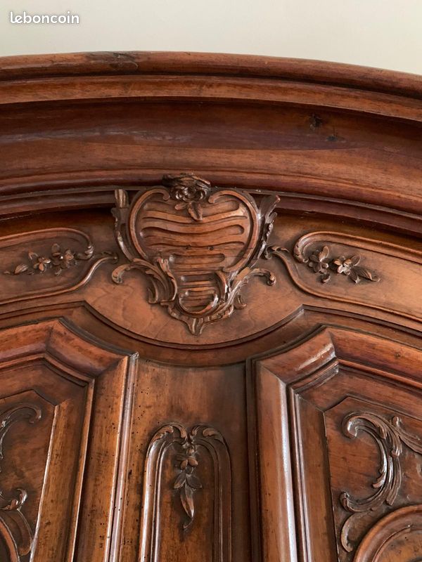 Armoire lyonnaise en noyer (image 3)