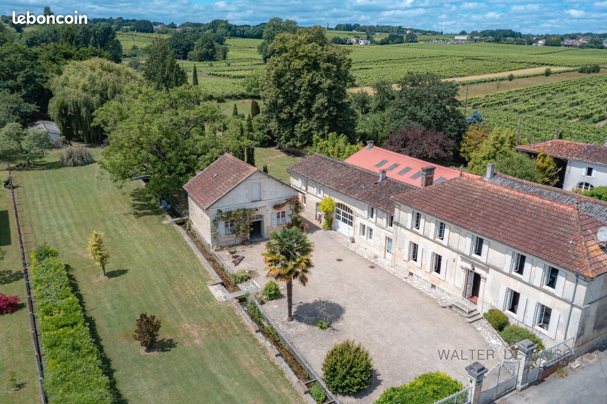 Maison 9 pièces 233 m² · à Val-de-Cognac · 233 m² · 390 000 €