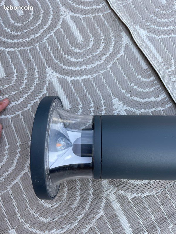 Borne extérieure Philips vivara LED (image 2)