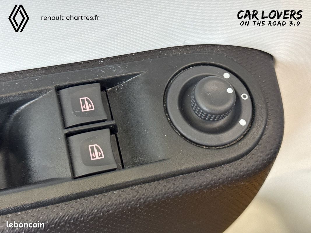 RENAULT Twingo III E-Tech Equilibre (image 16)