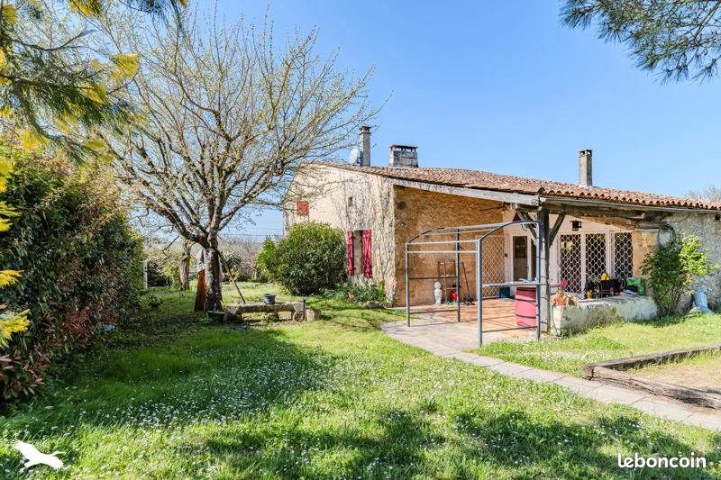 Maison 7 pièces 251 m² · à Sainte-Radegonde · 251 m² · 322 995 €