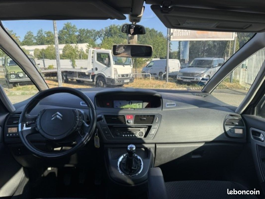 CITROEN C4 PICASSO HDi 110 FAP Airdream Pack Dynamique (image 3)