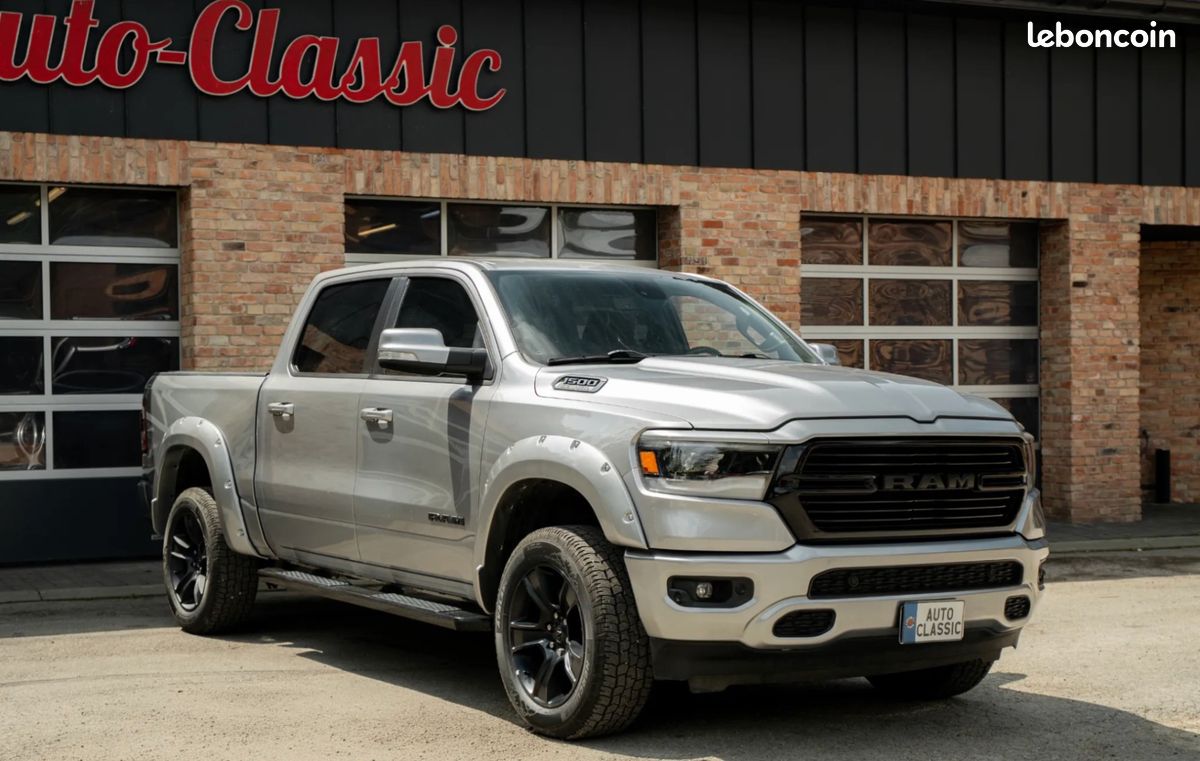 Dodge RAM 1500 Big Horn Crew Cab 5.7 V8 HEMI 4x4 – 399 CH – 108.195 km (image 1)