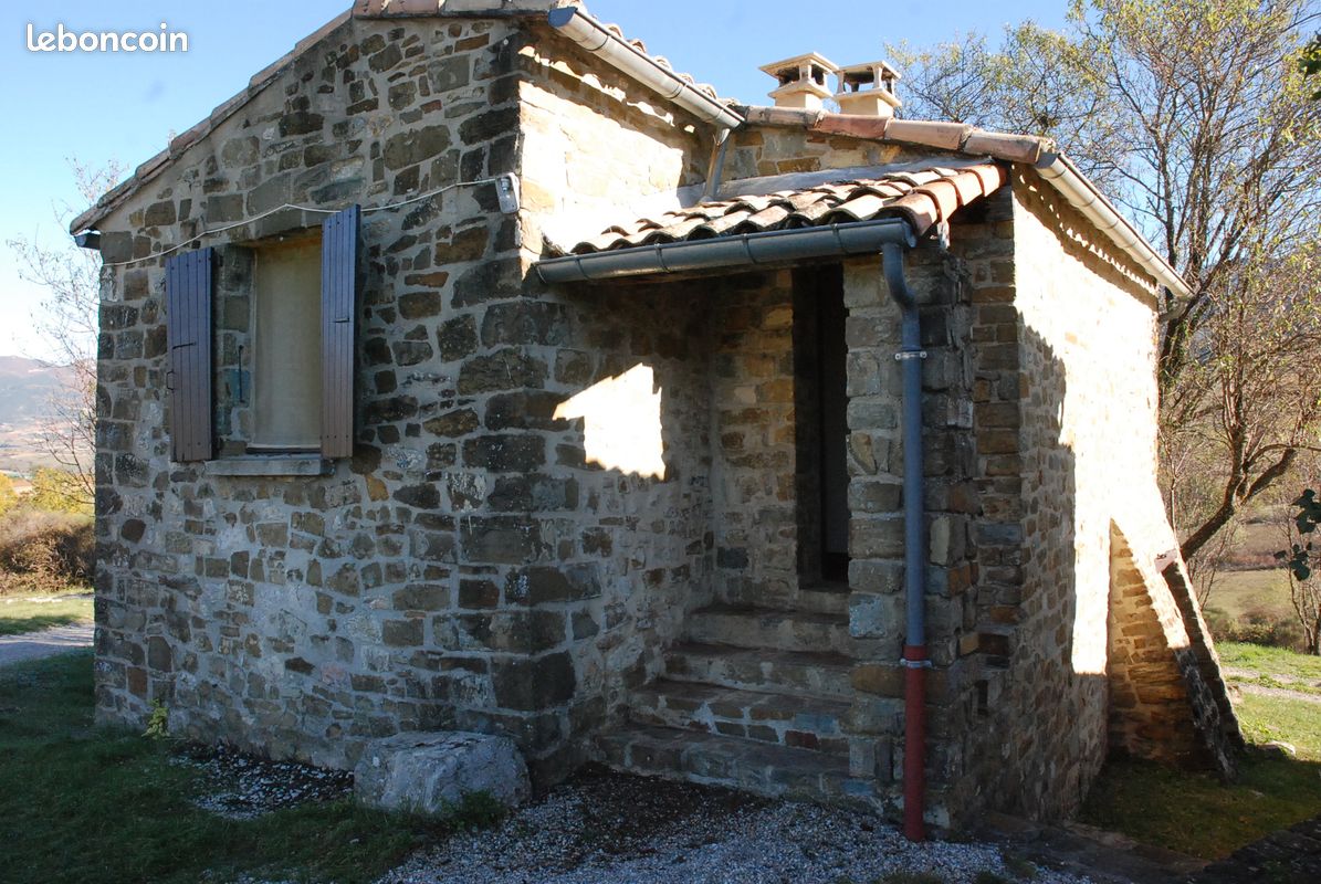 Maison 2 pièces 28 m² · à Sainte-Jalle · 28 m² · 515 €/mois