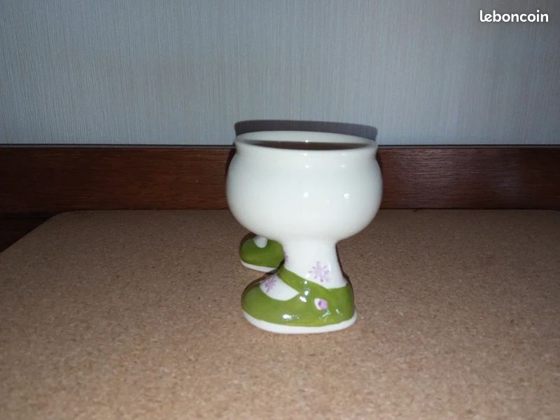 Ancien coquetier émaillé blanc et doré vintage | Selency