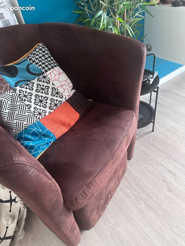 Canapé + fauteuil + 4 chaises (image 3)