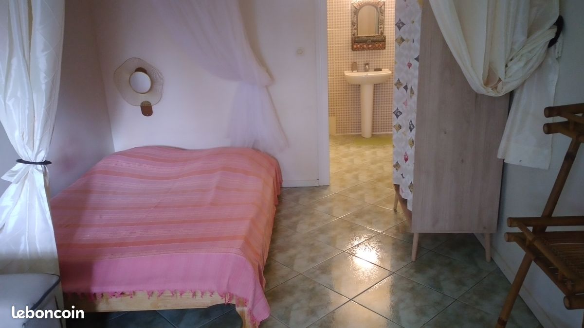 Appartement 1 pièce 25 m² · à Saint-Pierre · 25 m² · 450 €/mois