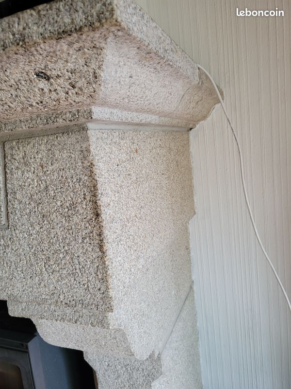 SACRIFIER CHEMINEE EN GRANIT 1M50 AVEC INSERT ET CONDUIT golfe du morbihan (image 5)
