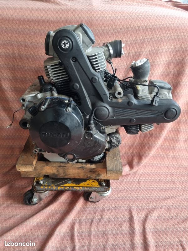 Ducati Monster 696 Pieces moteur (image 1)