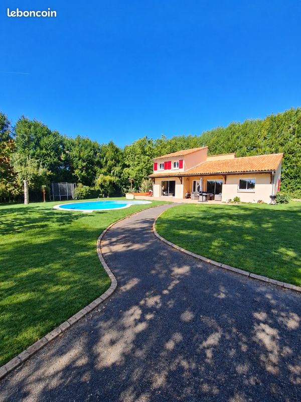 Maison 6 pièces 134 m² · à Combrand · 134 m² · 329 000 €
